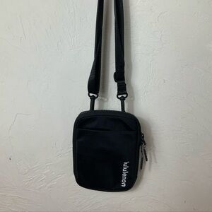 LULULEMON EASY ACCESS CROSSBODY bag